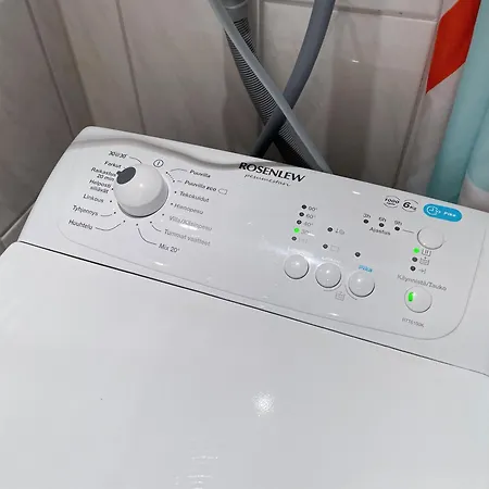 Top-Floor Studio - City Center - Fast Wifi